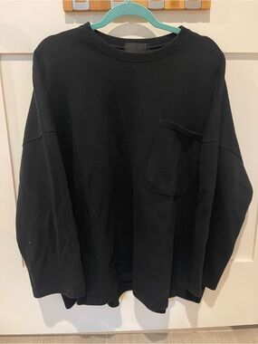 Oversized Long Sleeve Pocket Tee